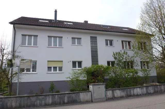 Ruhig gelegene 2.5-Zimmerdachwohnung in Aesch