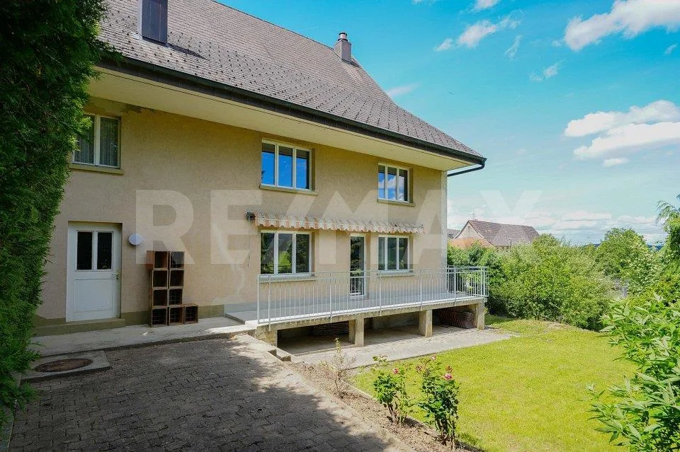 Grosszügiges 7 Zimmer-Haus mit herrlicher Aus- und Weitsicht