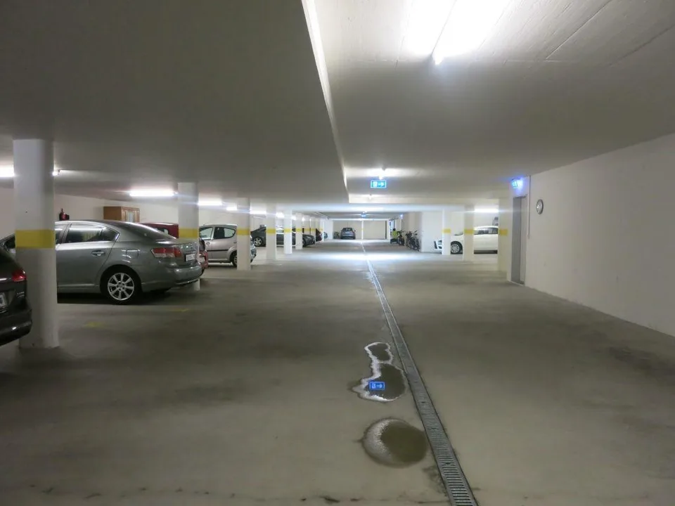 Einstellhallenplatz sowie diverse Aussenabstellplätze im Zentrum vo...