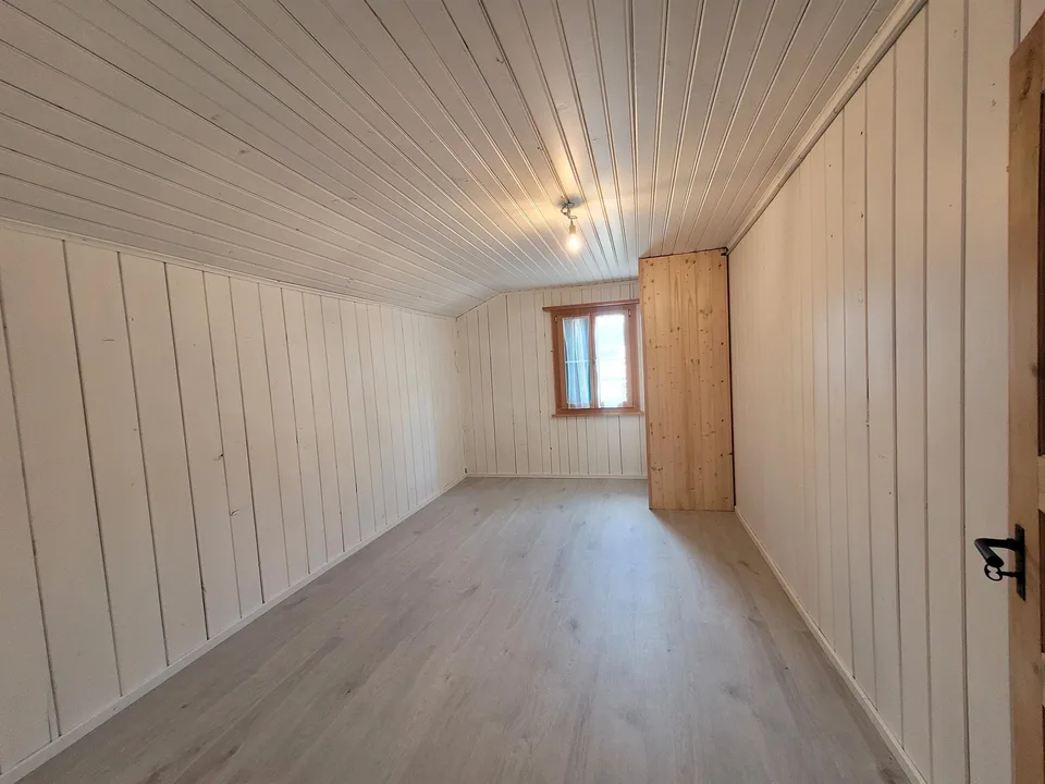 3.5-Zi-Dachwohnung - Estrich gehört dazu