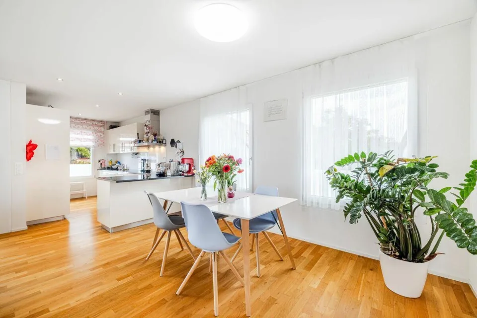 MORE LIVING QUALITY, LESS TAXES: 3.5-ROOM APARTMENT NEAR THE LAKE