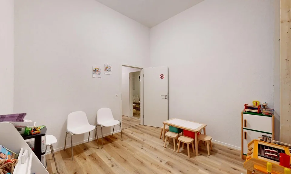 Immeuble de rendement avec 3 locaux commerciaux à Monthey
