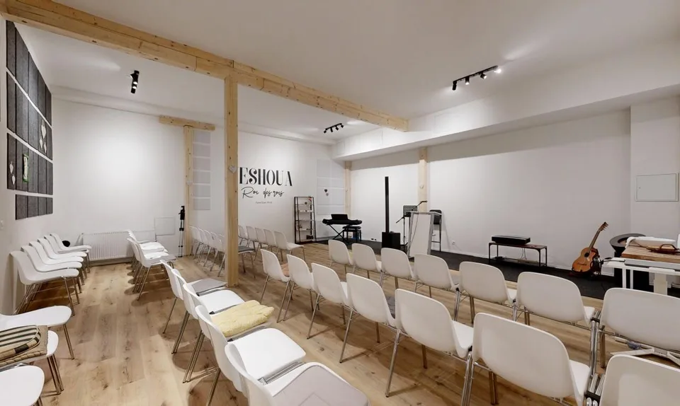 Immeuble de rendement avec 3 locaux commerciaux à Monthey