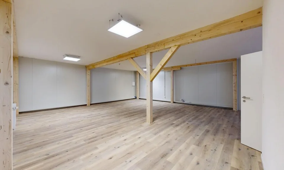 Immeuble de rendement avec 3 locaux commerciaux à Monthey