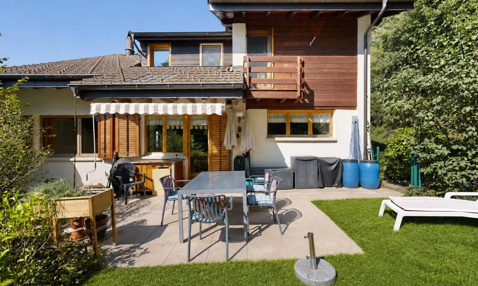 Casa ai margini del bosco, vista lago e Alpi