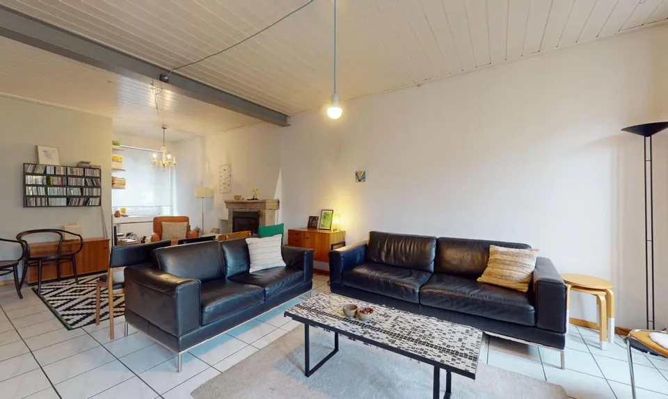 Charaktervolles renoviertes Haus: Jura-Blick, ruhig und viel Potenzial