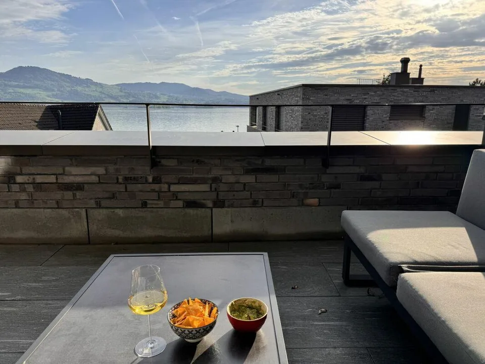 Vista unica sul lago - sogno di attico nella baia di Kempratner cercato?