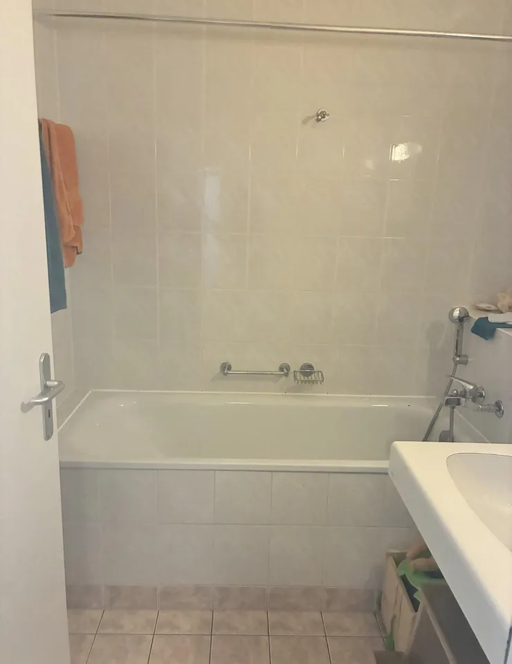 Bright 5-room apartment located at Rue Daubin 22, 1203 Geneva