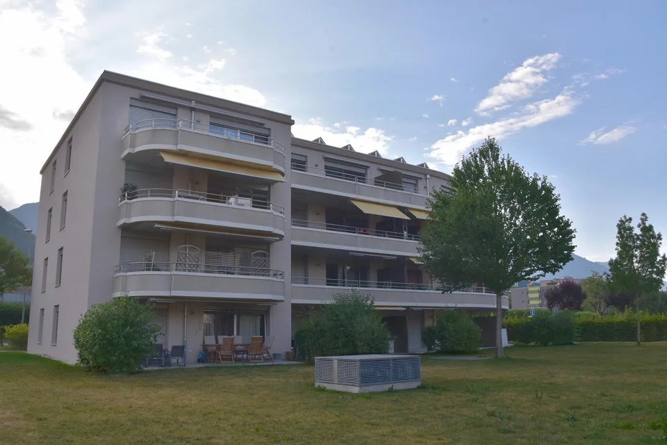 Place de parc extérieure
