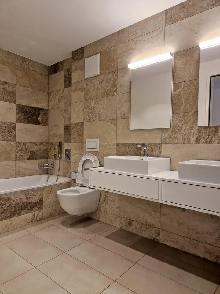 Appartement en attique moderne de 3,5 pièces à Igis