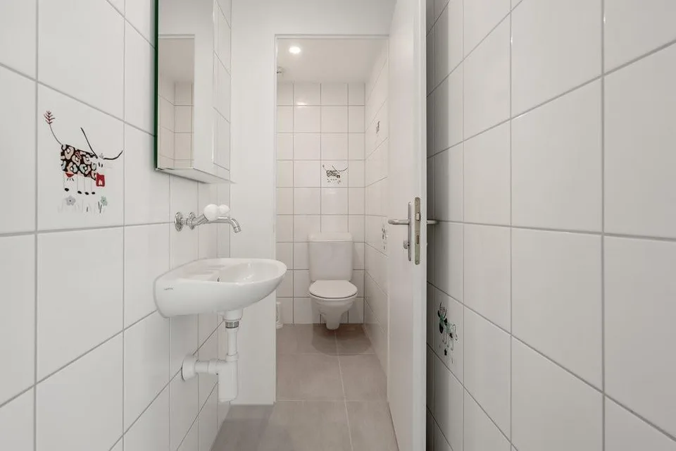 2-Bedroom Apartment with Comfort: Private Washer-Dryer Included!