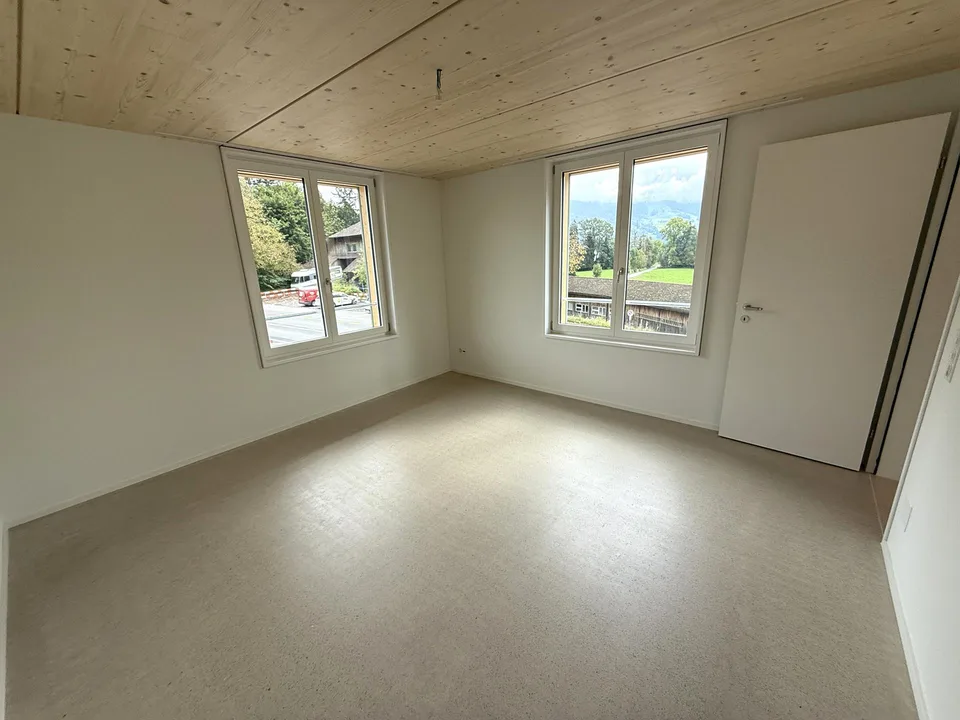 neuwertige 4.5-Zi-Wohnung in unmittelbarer Nähe zum See