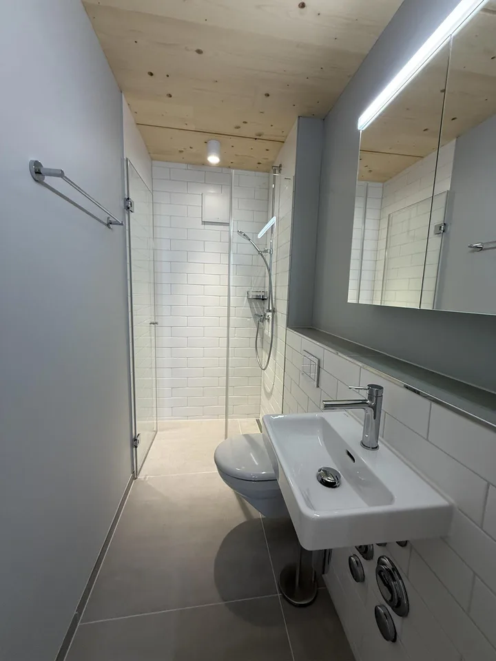 neuwertige 4.5-Zi-Wohnung in unmittelbarer Nähe zum See