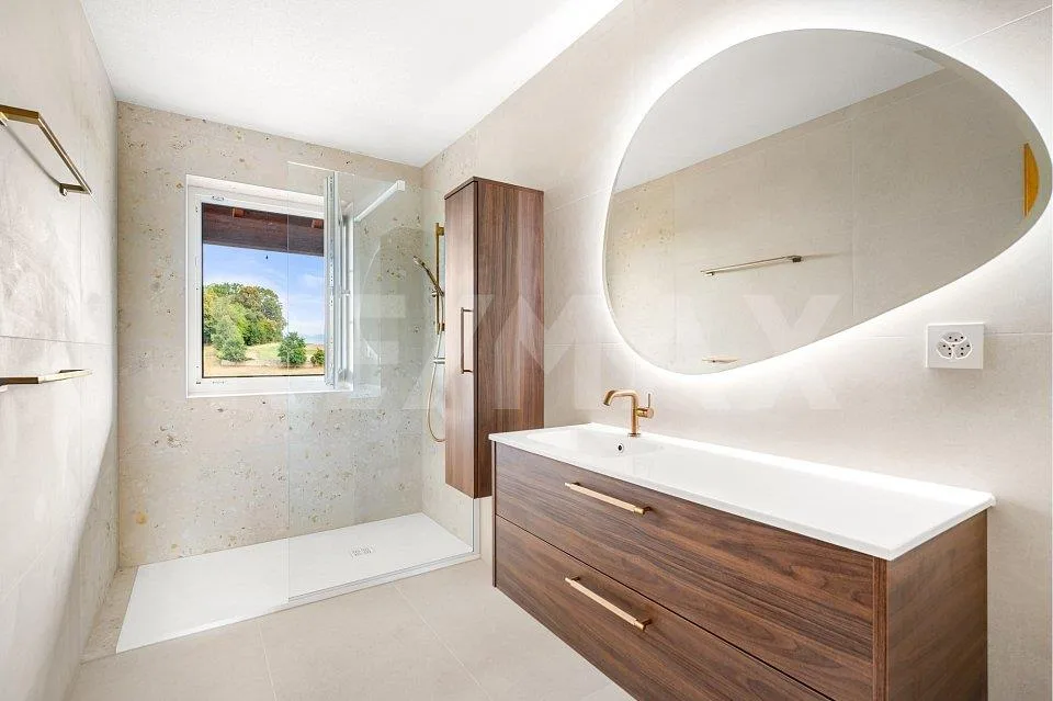 APPARTEMENT RÉNOVÉ DE 4 PIÈCES AVEC BALCON XXL ET CADRE IDYLLIQUE