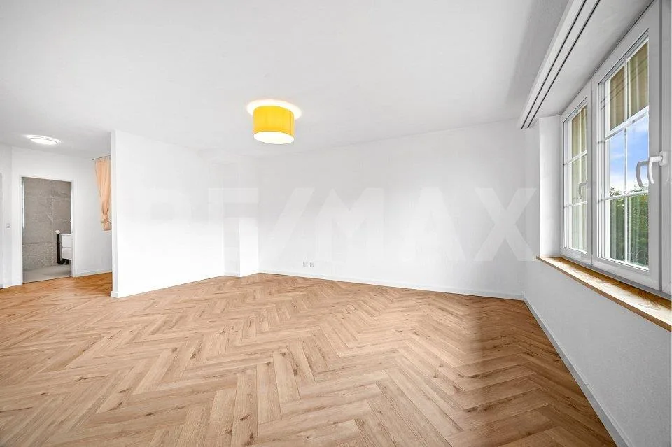 APPARTEMENT RÉNOVÉ DE 4 PIÈCES AVEC BALCON XXL ET CADRE IDYLLIQUE