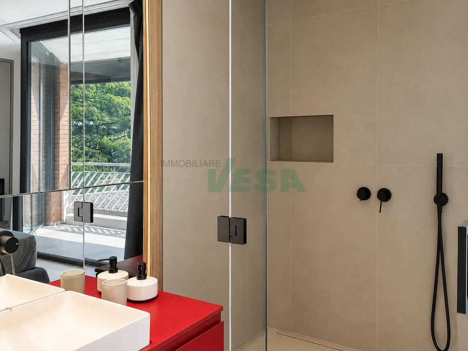 Splendido elegante attico duplex 4,5 locali con bellissimo roof-garden – Foto 6 von 11