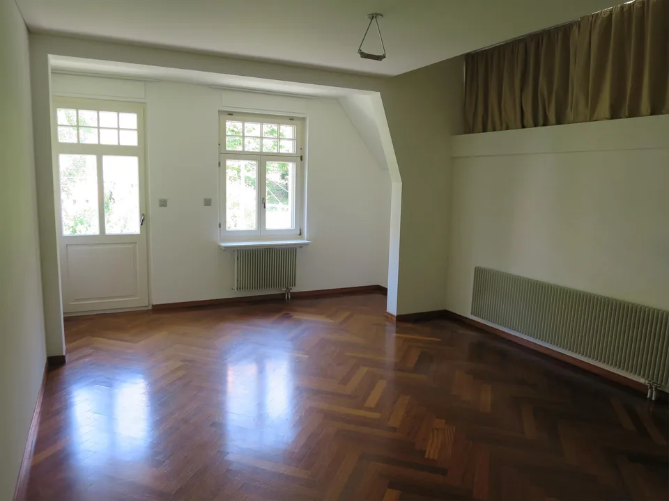 grosses Studentenzimmer in Jugendstil-Villa