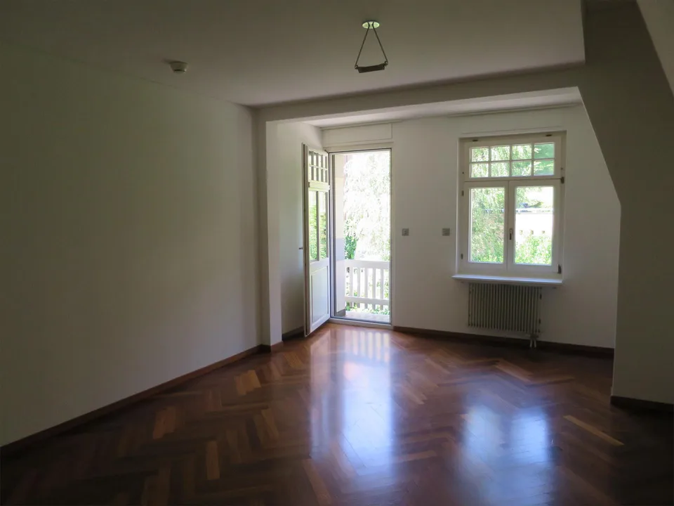 grosses Studentenzimmer in Jugendstil-Villa