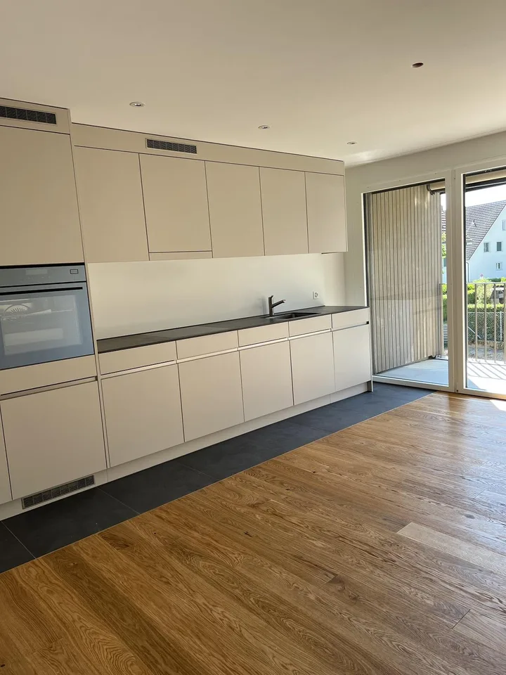 Moderne 2.5-Zimmerwohnung an ländlicher Lage