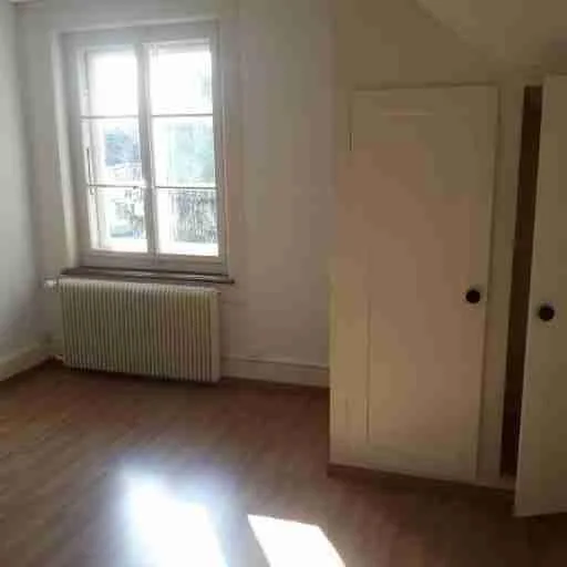 sonnige 4.5 Zi-Wohnung im 2. Stock, mit 2 Balkonen, nähe ÖV
