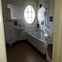 sonnige 4.5 Zi-Wohnung im 2. Stock, mit 2 Balkonen, nähe ÖV