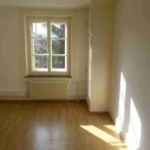 sonnige 4.5 Zi-Wohnung im 2. Stock, mit 2 Balkonen, nähe ÖV