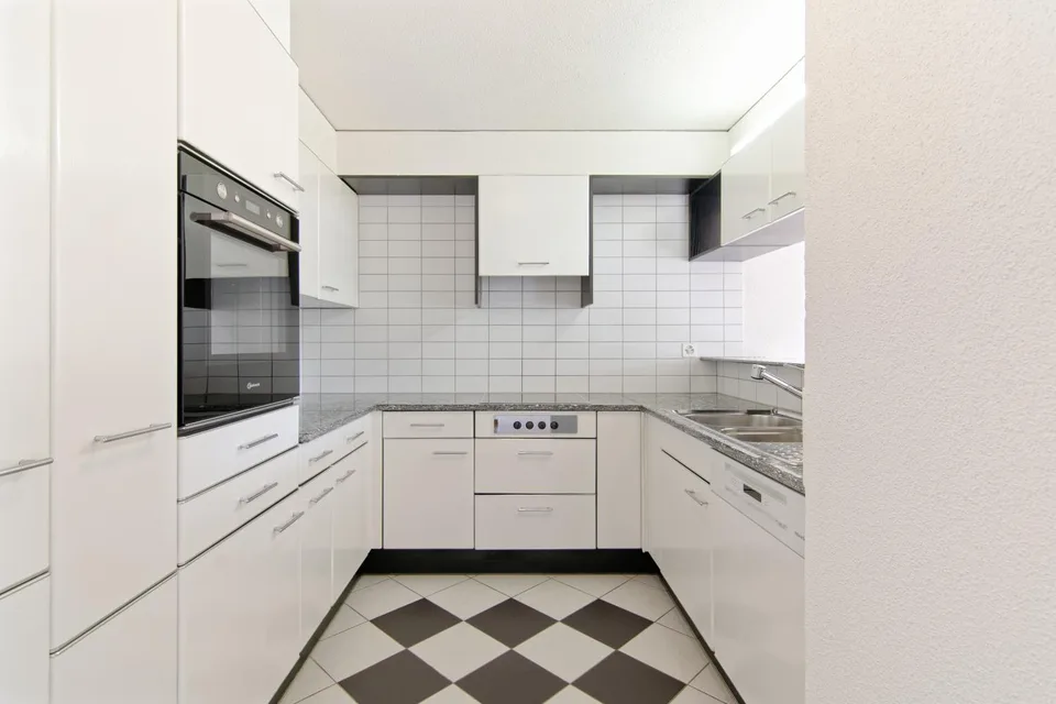 Grosszügige attraktive 4 1/2-Zi-Wohnung (Seesicht)