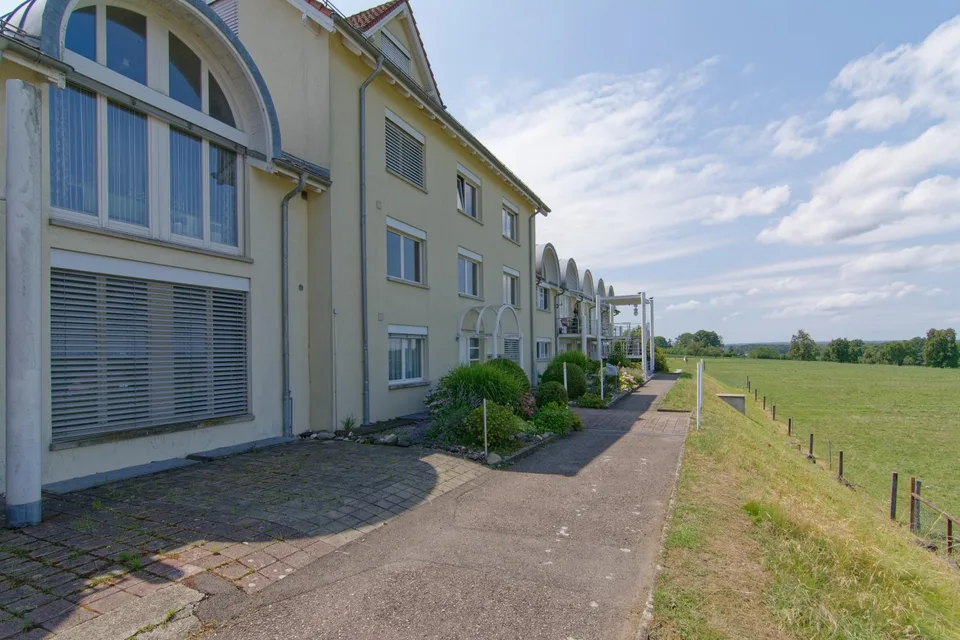 Grosszügige attraktive 4 1/2-Zi-Wohnung (Seesicht)
