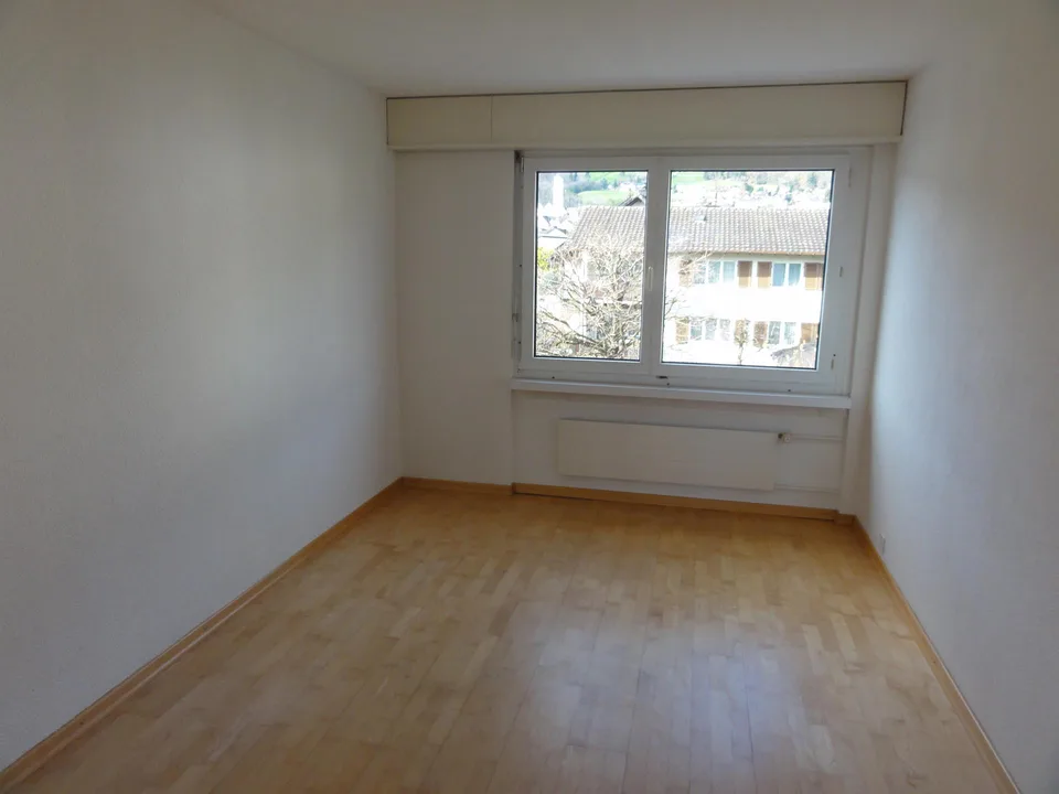 sonnige, grosszügige Wohnung an ruhiger Lage