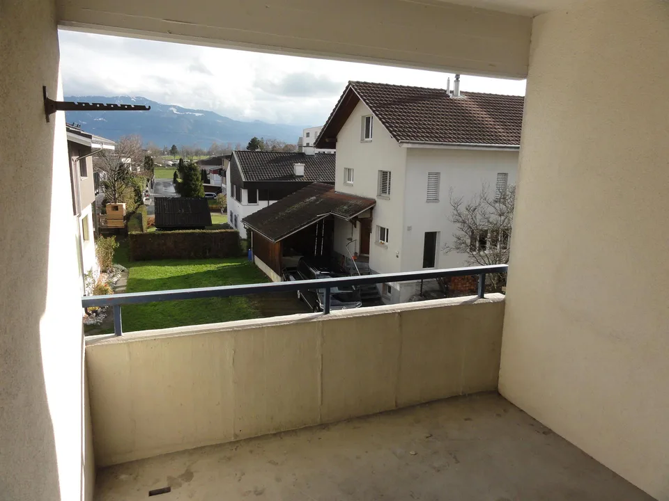 sonnige, grosszügige Wohnung an ruhiger Lage