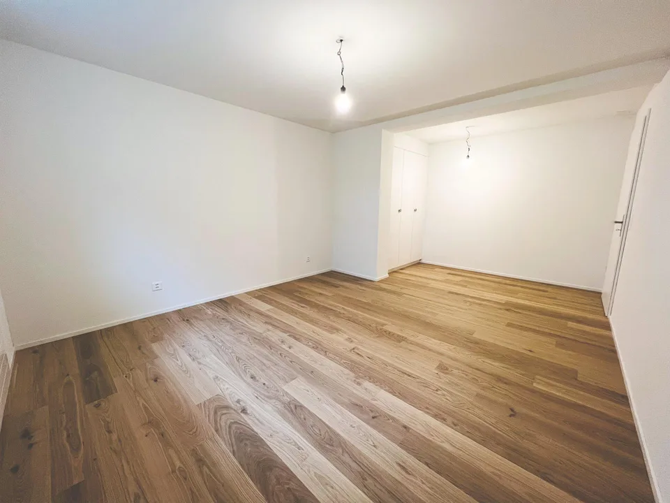 GROSSZÜGIGE WOHNUNG MIT CHARME & SONNENSCHEIN