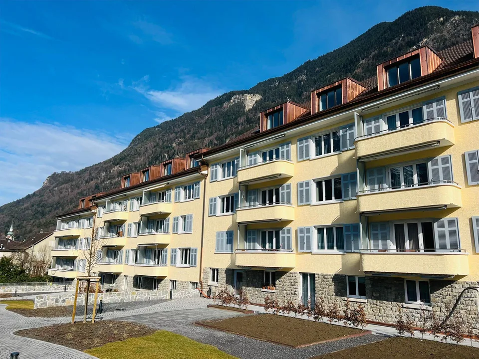 GROSSZÜGIGE WOHNUNG MIT CHARME & SONNENSCHEIN