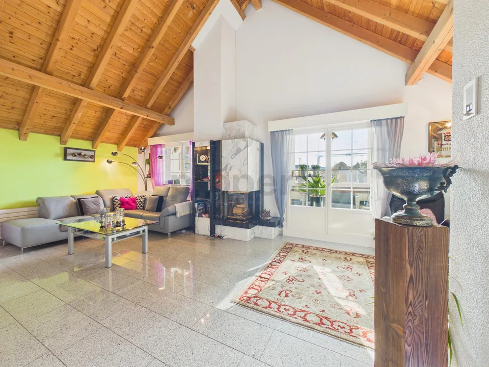 Einzigartige Maisonettewohnung mit Wintergarten und Cheminée in Aml...