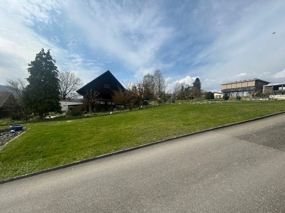 Luxuriöses Einfamilienhaus an begehrter Aare-Lage