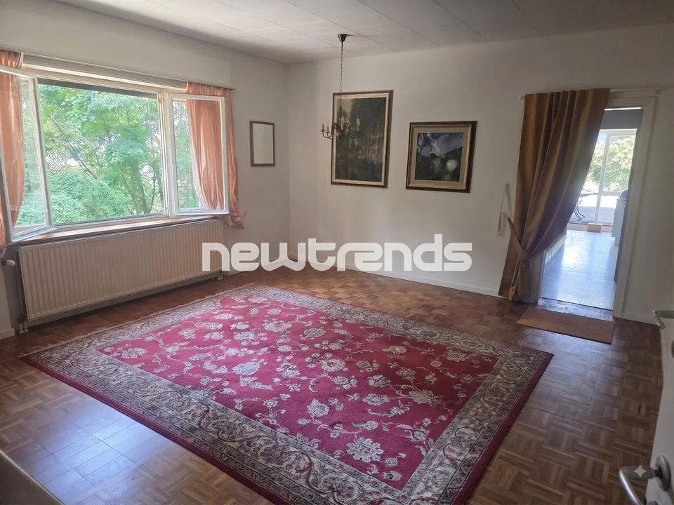 Casa indipendente ad Aranno con 3 box, giardino, bosco e vista sull...
