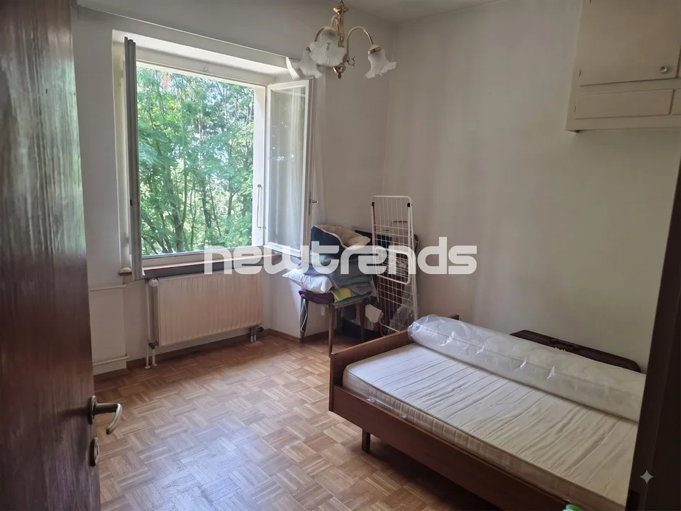 Casa indipendente ad Aranno con 3 box, giardino, bosco e vista sulla v