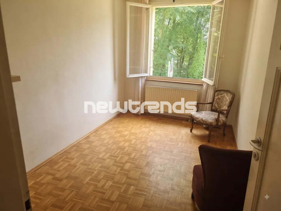 Casa indipendente ad Aranno con 3 box, giardino, bosco e vista sulla v