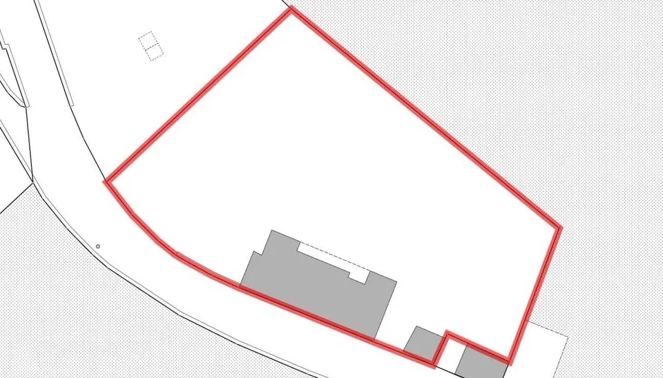Casa indipendente ad Aranno con 3 box, giardino, bosco e vista sulla v
