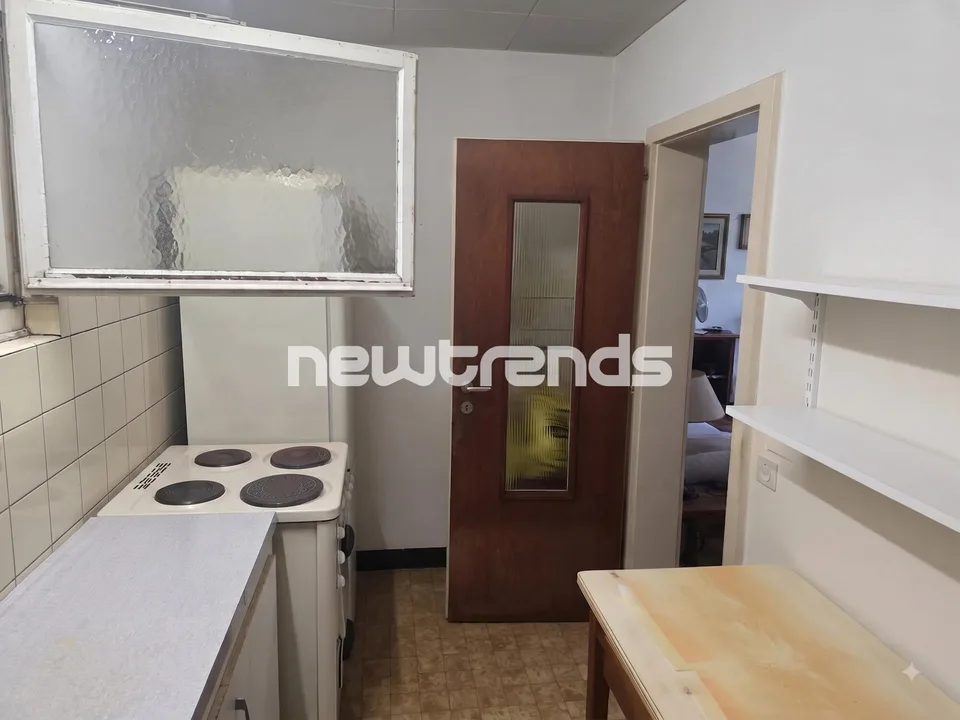 Casa indipendente ad Aranno con 3 box, giardino, bosco e vista sulla v