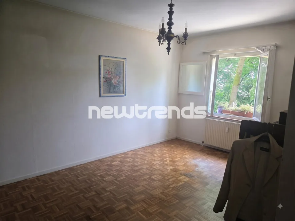 Casa indipendente ad Aranno con 3 box, giardino, bosco e vista sulla v