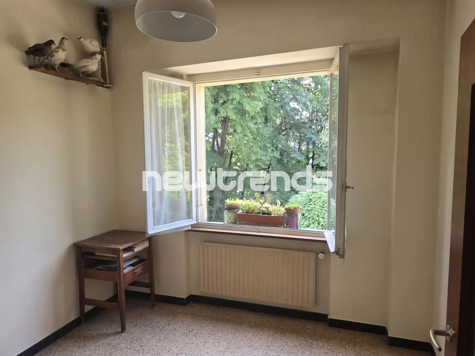 Casa indipendente ad Aranno con 3 box, giardino, bosco e vista sulla v