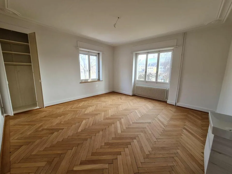 Spannendes Projekt aus Mehrfamilienhaus und grossem Gartenanteil al...