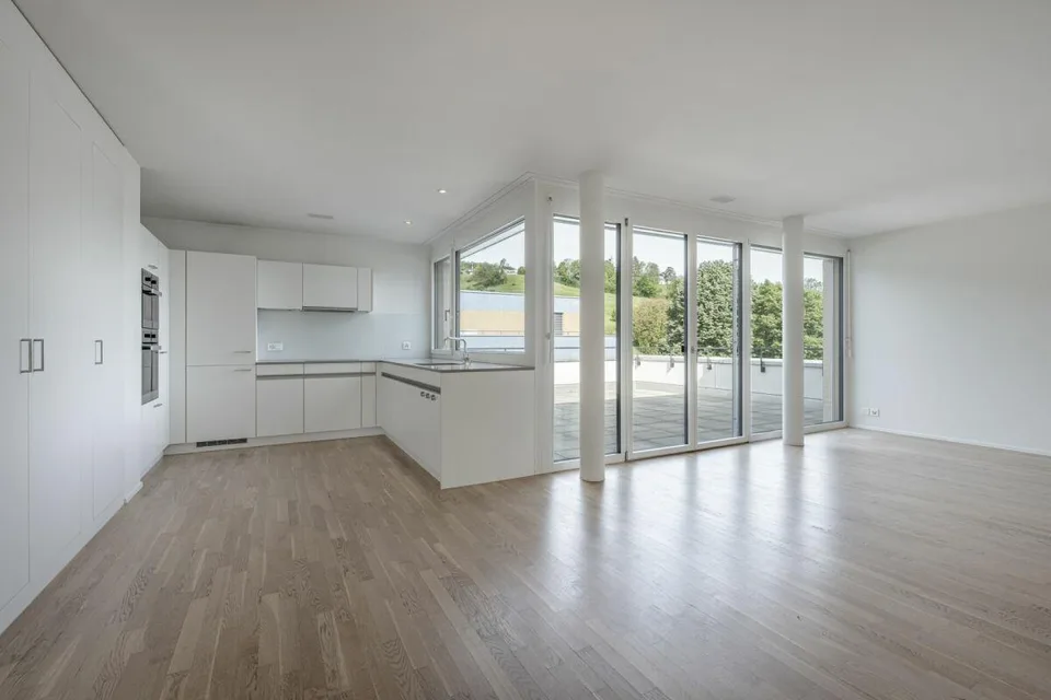 Appartement penthouse avec terrasse de 120 m² et vue dégagée sur la forêt et la campagne
