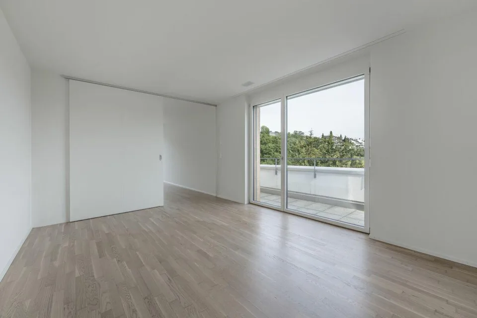 Appartement penthouse avec terrasse de 120 m² et vue dégagée sur la forêt et la campagne