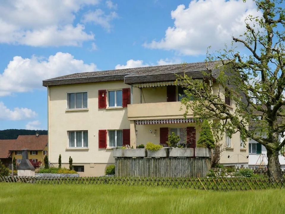 2-Familienhaus an naturnaher Lage mit herrlicher Sicht ins Grüne