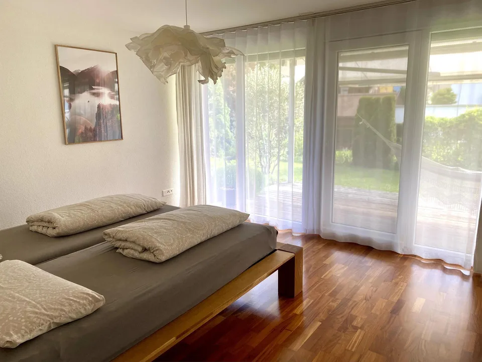 4.5 Zimmer Wohnung im Erdgeschoss mit Garten