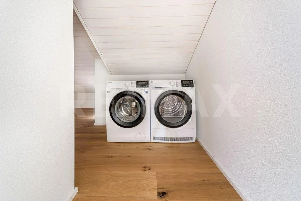 Kernsanierte 3½-Zimmer-Wohnung im Dachgeschoss (WHG-301)