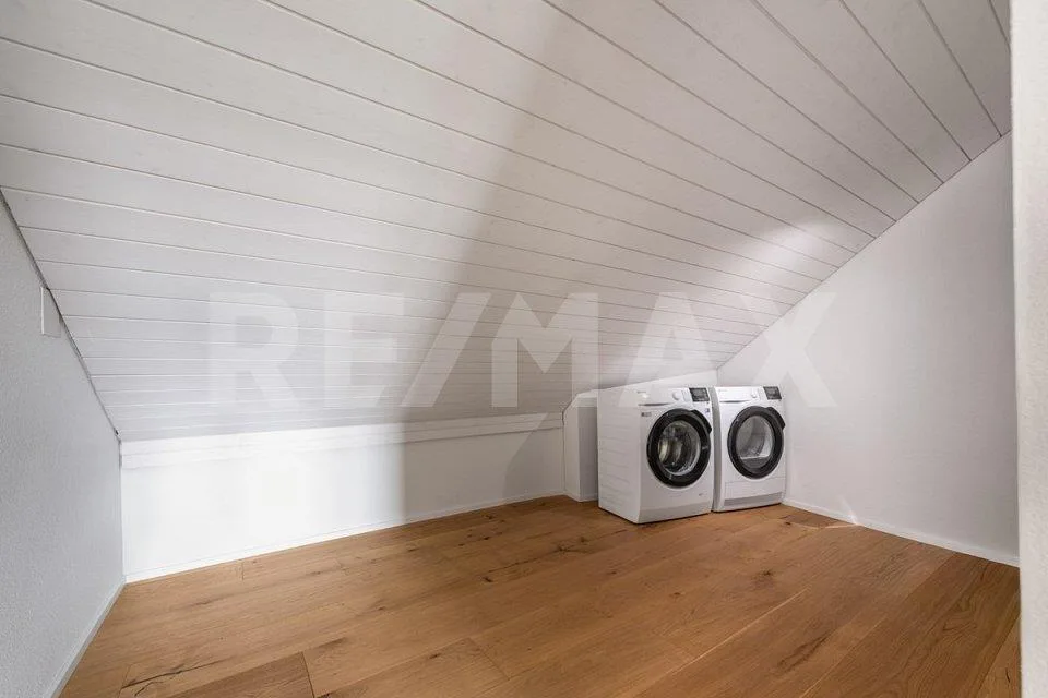 Kernsanierte 3½-Zimmer-Wohnung im Dachgeschoss (WHG-303)