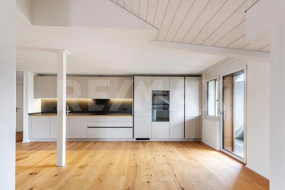 Kernsanierte 3½-Zimmer-Wohnung im Dachgeschoss (WHG-303)