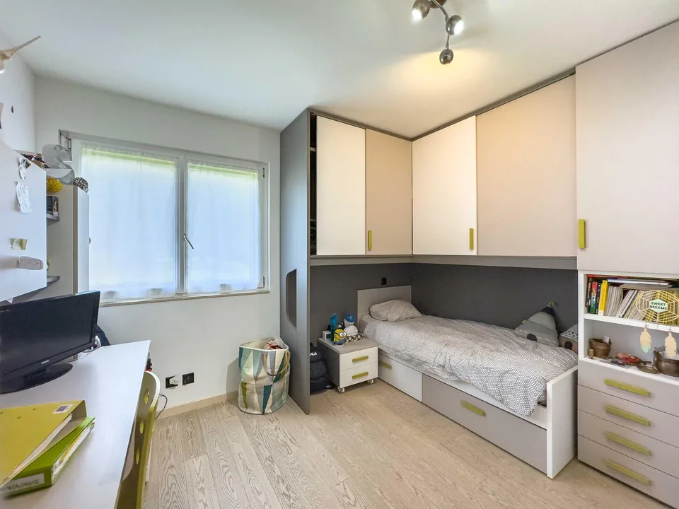 Casa bifamiliare con grande giardino a Morbio Inferiore